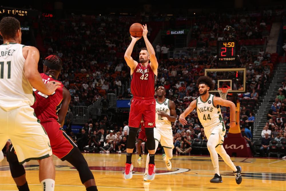 金玟哉在拜 金玟哉在拜