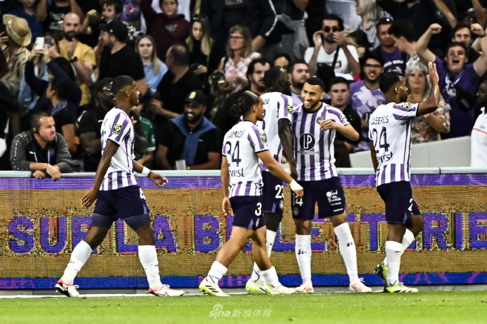 引发轩然大 引发轩然大