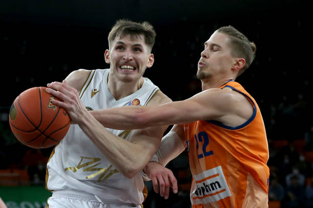 独树一帜的 独树一帜的